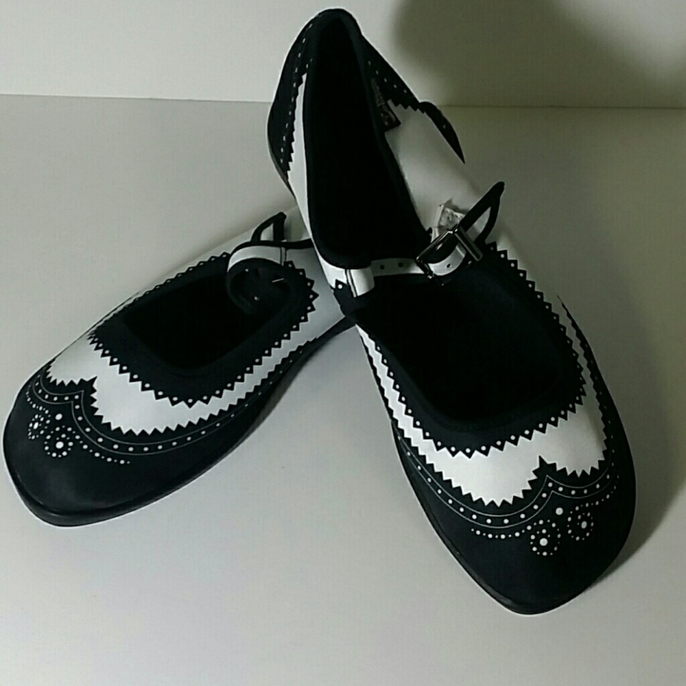 Black & White Fabric Mary Jane Shoes sz 8.5